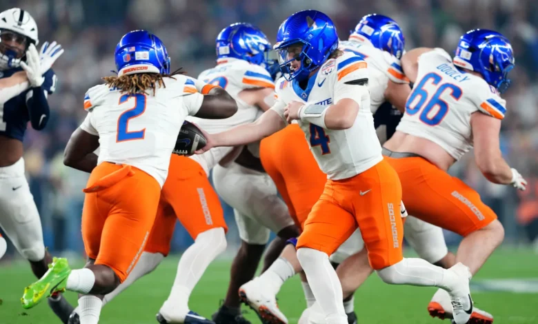 Boise State Player Pregame Mishap With American Flag Goes Viral